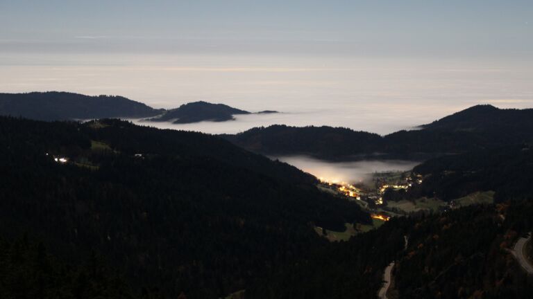 Dieses Bild zeigt eine Webcam-Aufnahme vom Achertal, aufgenommen am Samstag, den 08.11.2025 um 05:50 Uhr. Die Temperatur betrug 6.7°C.