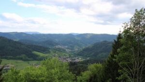 Dieses Bild zeigt eine Webcam-Aufnahme vom Achertal, aufgenommen am Dienstag, den 12.05.2026 um 18:40 Uhr. Die Temperatur betrug 6.9°C.