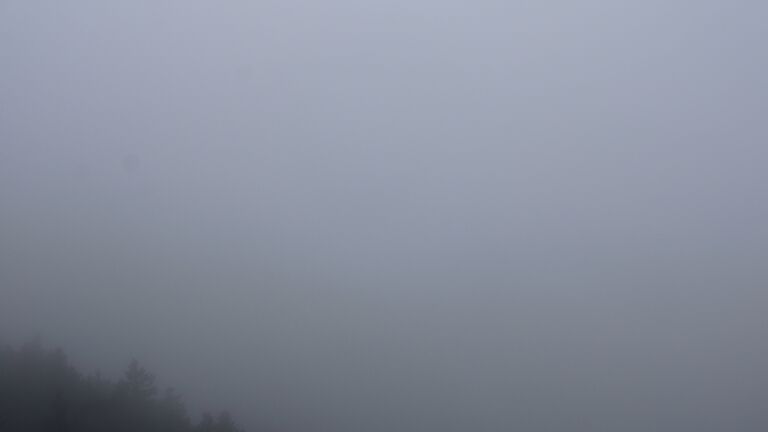 Dieses Bild zeigt eine Webcam-Aufnahme vom Achertal, aufgenommen am Sonntag, den 07.12.2025 um 14:20 Uhr. Die Temperatur betrug 5.1°C.