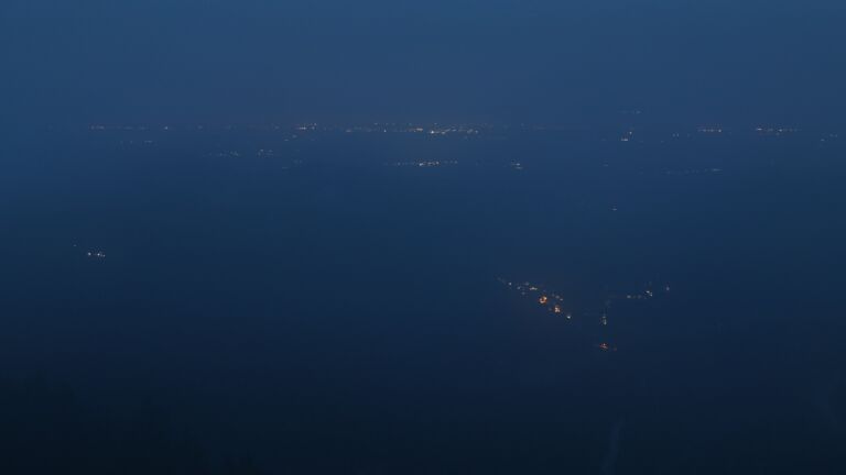 Dieses Bild zeigt eine Webcam-Aufnahme vom Achertal, aufgenommen am Sonntag, den 02.11.2025 um 06:40 Uhr. Die Temperatur betrug 6°C.