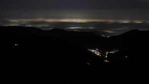 Dieses Bild zeigt eine Webcam-Aufnahme vom Achertal, aufgenommen am Sonntag, den 21.12.2025 um 05:00 Uhr. Die Temperatur betrug 7.8°C.