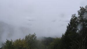 Dieses Bild zeigt eine Webcam-Aufnahme vom Achertal, aufgenommen am Sonntag, den 18.10.2026 um 10:50 Uhr. Die Temperatur betrug 6.8°C.