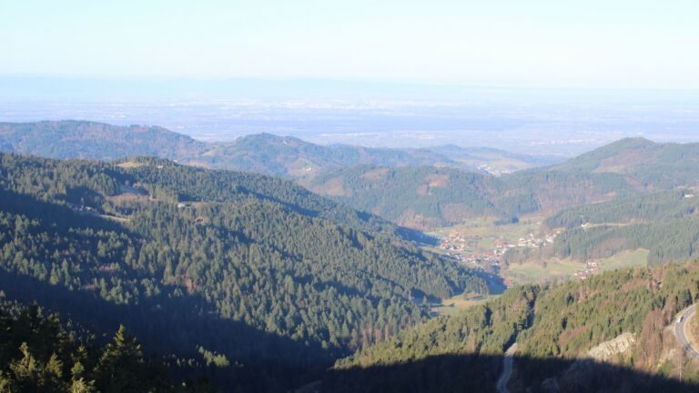 Dieses Bild zeigt eine Webcam-Aufnahme vom Achertal, aufgenommen am Montag, den 02.03.2026 um 08:50 Uhr. Die Temperatur betrug 7.4°C.