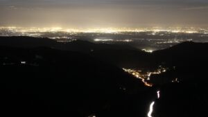 Dieses Bild zeigt eine Webcam-Aufnahme vom Achertal, aufgenommen am Freitag, den 16.01.2026 um 18:30 Uhr. Die Temperatur betrug 6°C.