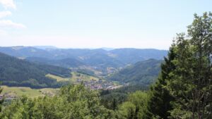 Dieses Bild zeigt eine Webcam-Aufnahme vom Achertal, aufgenommen am Samstag, den 11.07.2026 um 15:10 Uhr. Die Temperatur betrug 32.8°C.