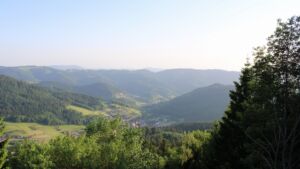Dieses Bild zeigt eine Webcam-Aufnahme vom Achertal, aufgenommen am Montag, den 25.05.2026 um 19:40 Uhr. Die Temperatur betrug 27.6°C.
