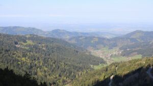 Dieses Bild zeigt eine Webcam-Aufnahme vom Achertal, aufgenommen am Montag, den 20.04.2026 um 10:10 Uhr. Die Temperatur betrug 5.9°C.