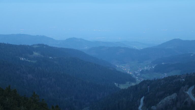 Dieses Bild zeigt eine Webcam-Aufnahme vom Achertal, aufgenommen am Mittwoch, den 25.03.2026 um 06:00 Uhr. Die Temperatur betrug 4.1°C.