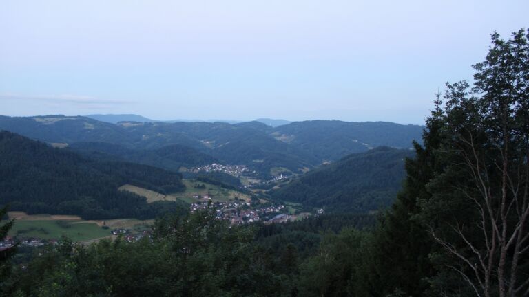 Dieses Bild zeigt eine Webcam-Aufnahme vom Achertal, aufgenommen am Freitag, den 03.07.2026 um 05:10 Uhr. Die Temperatur betrug 14.4°C.