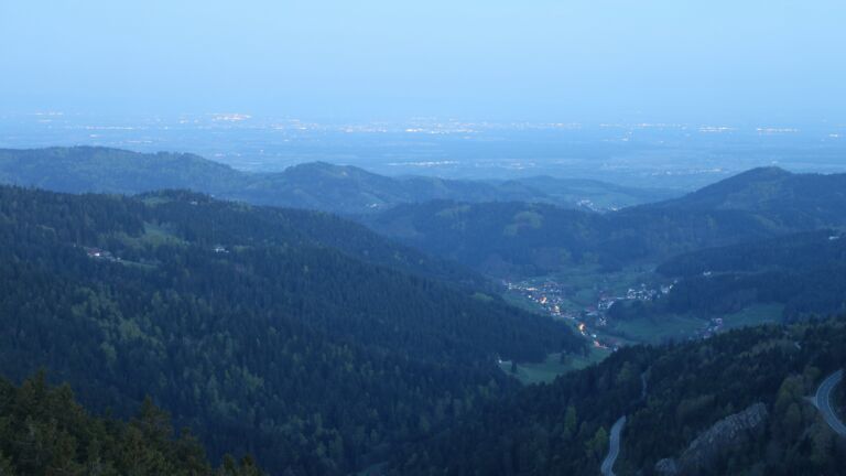 Dieses Bild zeigt eine Webcam-Aufnahme vom Achertal, aufgenommen am Montag, den 20.04.2026 um 06:00 Uhr. Die Temperatur betrug 3.8°C.