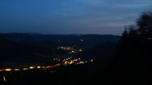 Dieses Bild zeigt eine Webcam-Aufnahme vom Achertal, aufgenommen am Samstag, den 01.08.2026 um 22:00 Uhr. Die Temperatur betrug 20.2°C.