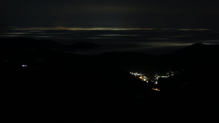 Dieses Bild zeigt eine Webcam-Aufnahme vom Achertal, aufgenommen am Mittwoch, den 21.01.2026 um 00:20 Uhr. Die Temperatur betrug 6.4°C.