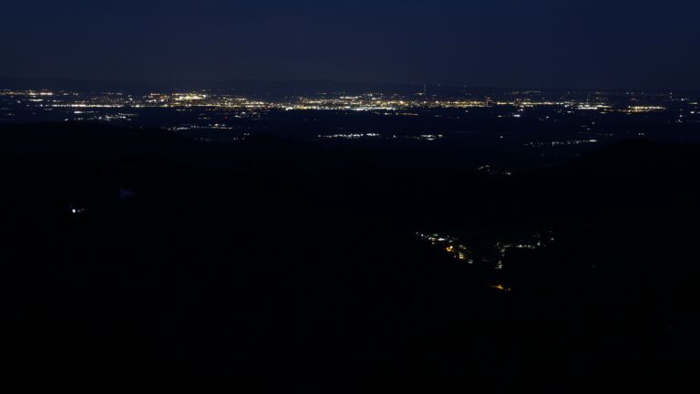 Dieses Bild zeigt eine Webcam-Aufnahme vom Achertal, aufgenommen am Sonntag, den 05.04.2026 um 06:00 Uhr. Die Temperatur betrug 9.8°C.