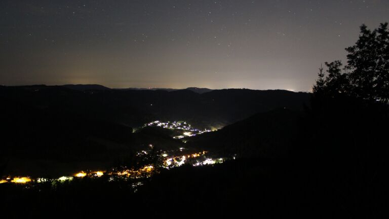 Dieses Bild zeigt eine Webcam-Aufnahme vom Achertal, aufgenommen am Samstag, den 25.07.2026 um 03:40 Uhr. Die Temperatur betrug 20.8°C.