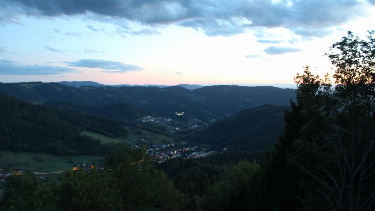 Dieses Bild zeigt eine Webcam-Aufnahme vom Achertal, aufgenommen am Freitag, den 04.09.2026 um 20:30 Uhr. Die Temperatur betrug 24.3°C.