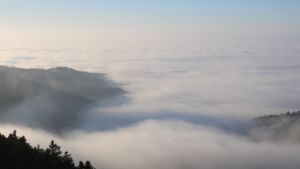 Dieses Bild zeigt eine Webcam-Aufnahme vom Achertal, aufgenommen am Samstag, den 13.12.2025 um 15:10 Uhr. Die Temperatur betrug 9.9°C.