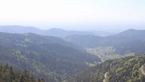 Dieses Bild zeigt eine Webcam-Aufnahme vom Achertal, aufgenommen am Mittwoch, den 29.04.2026 um 17:10 Uhr. Die Temperatur betrug 12.9°C.