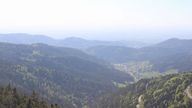 Dieses Bild zeigt eine Webcam-Aufnahme vom Achertal, aufgenommen am Mittwoch, den 29.04.2026 um 17:10 Uhr. Die Temperatur betrug 12.9°C.