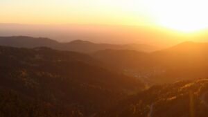 Dieses Bild zeigt eine Webcam-Aufnahme vom Achertal, aufgenommen am Freitag, den 24.04.2026 um 20:20 Uhr. Die Temperatur betrug 12.2°C.