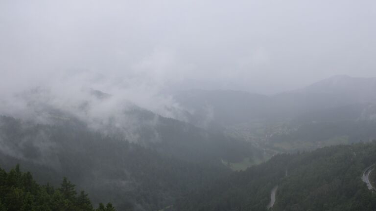 Dieses Bild zeigt eine Webcam-Aufnahme vom Achertal, aufgenommen am Freitag, den 06.06.2025 um 16:40 Uhr. Die Temperatur betrug 12.1°C.