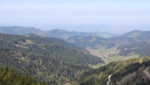 Dieses Bild zeigt eine Webcam-Aufnahme vom Achertal, aufgenommen am Samstag, den 18.04.2026 um 11:20 Uhr. Die Temperatur betrug 13.8°C.