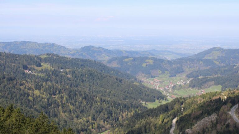 Dieses Bild zeigt eine Webcam-Aufnahme vom Achertal, aufgenommen am Samstag, den 18.04.2026 um 11:20 Uhr. Die Temperatur betrug 13.8°C.