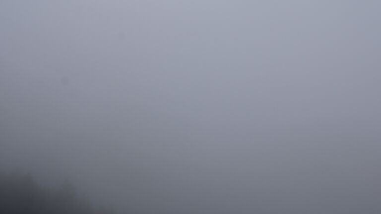 Dieses Bild zeigt eine Webcam-Aufnahme vom Achertal, aufgenommen am Sonntag, den 05.10.2025 um 15:30 Uhr. Die Temperatur betrug 3.8°C.