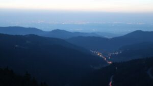 Dieses Bild zeigt eine Webcam-Aufnahme vom Achertal, aufgenommen am Samstag, den 07.03.2026 um 19:00 Uhr. Die Temperatur betrug 10°C.