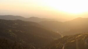 Dieses Bild zeigt eine Webcam-Aufnahme vom Achertal, aufgenommen am Samstag, den 25.04.2026 um 20:10 Uhr. Die Temperatur betrug 13.1°C.