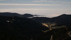 Dieses Bild zeigt eine Webcam-Aufnahme vom Achertal, aufgenommen am Samstag, den 08.11.2025 um 04:30 Uhr. Die Temperatur betrug 6.6°C.