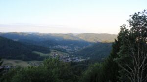 Dieses Bild zeigt eine Webcam-Aufnahme vom Achertal, aufgenommen am Freitag, den 07.08.2026 um 06:50 Uhr. Die Temperatur betrug 15.8°C.