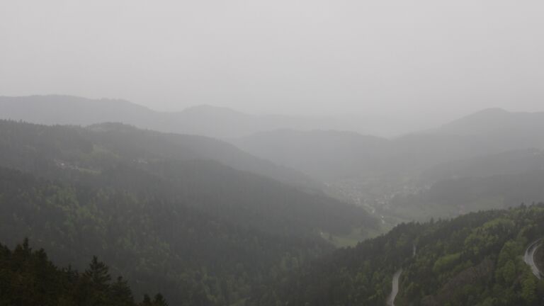 Dieses Bild zeigt eine Webcam-Aufnahme vom Achertal, aufgenommen am Samstag, den 03.05.2025 um 07:10 Uhr. Die Temperatur betrug 11°C.