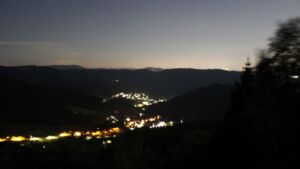 Dieses Bild zeigt eine Webcam-Aufnahme vom Achertal, aufgenommen am Sonntag, den 24.05.2026 um 01:30 Uhr. Die Temperatur betrug 20.4°C.