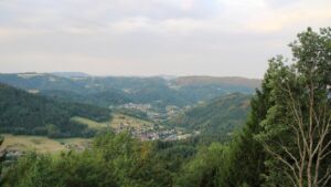 Dieses Bild zeigt eine Webcam-Aufnahme vom Achertal, aufgenommen am Samstag, den 15.08.2026 um 06:50 Uhr. Die Temperatur betrug 26.8°C.