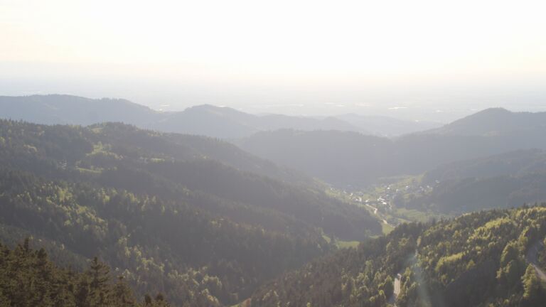 Dieses Bild zeigt eine Webcam-Aufnahme vom Achertal, aufgenommen am Sonntag, den 26.04.2026 um 19:20 Uhr. Die Temperatur betrug 12.8°C.