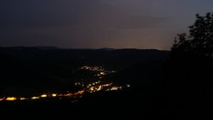 Dieses Bild zeigt eine Webcam-Aufnahme vom Achertal, aufgenommen am Mittwoch, den 22.07.2026 um 22:30 Uhr. Die Temperatur betrug 16.6°C.