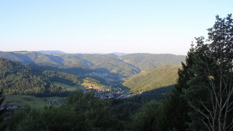 Dieses Bild zeigt eine Webcam-Aufnahme vom Achertal, aufgenommen am Samstag, den 25.07.2026 um 07:00 Uhr. Die Temperatur betrug 19.6°C.