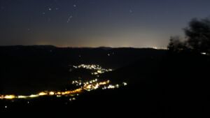 Dieses Bild zeigt eine Webcam-Aufnahme vom Achertal, aufgenommen am Mittwoch, den 12.08.2026 um 22:20 Uhr. Die Temperatur betrug 24.1°C.