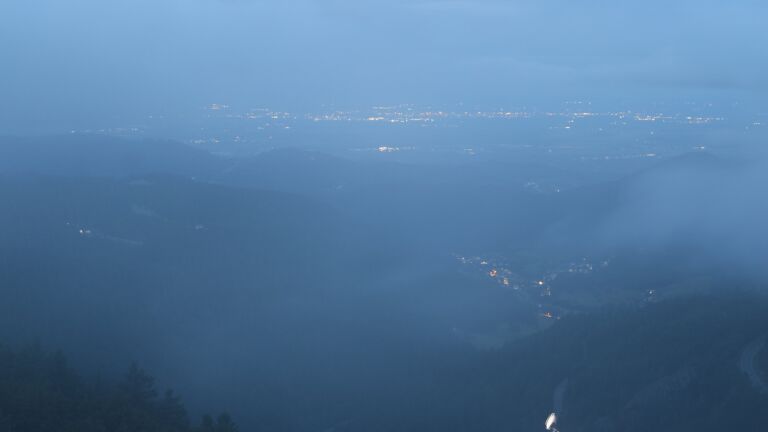 Dieses Bild zeigt eine Webcam-Aufnahme vom Achertal, aufgenommen am Dienstag, den 02.09.2025 um 06:10 Uhr. Die Temperatur betrug 9.2°C.