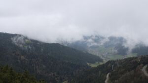 Dieses Bild zeigt eine Webcam-Aufnahme vom Achertal, aufgenommen am Sonntag, den 12.04.2026 um 11:50 Uhr. Die Temperatur betrug 2.2°C.