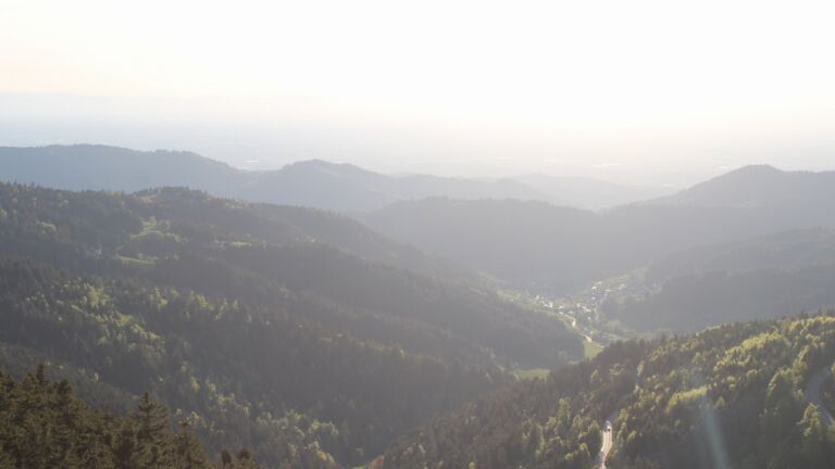 Dieses Bild zeigt eine Webcam-Aufnahme vom Achertal, aufgenommen am Sonntag, den 26.04.2026 um 19:40 Uhr. Die Temperatur betrug 12.1°C.