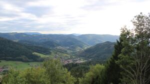 Dieses Bild zeigt eine Webcam-Aufnahme vom Achertal, aufgenommen am Freitag, den 18.09.2026 um 17:40 Uhr. Die Temperatur betrug 15.1°C.