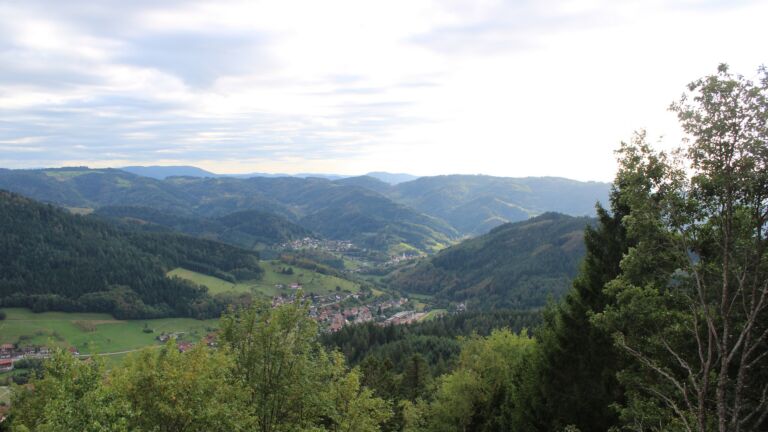 Dieses Bild zeigt eine Webcam-Aufnahme vom Achertal, aufgenommen am Freitag, den 18.09.2026 um 17:40 Uhr. Die Temperatur betrug 15.1°C.