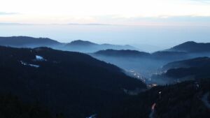 Dieses Bild zeigt eine Webcam-Aufnahme vom Achertal, aufgenommen am Samstag, den 17.01.2026 um 17:40 Uhr. Die Temperatur betrug 4.7°C.