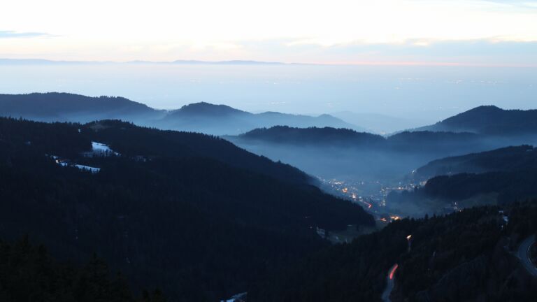 Dieses Bild zeigt eine Webcam-Aufnahme vom Achertal, aufgenommen am Samstag, den 17.01.2026 um 17:40 Uhr. Die Temperatur betrug 4.7°C.