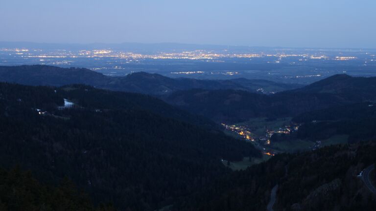 Dieses Bild zeigt eine Webcam-Aufnahme vom Achertal, aufgenommen am Sonntag, den 05.04.2026 um 06:20 Uhr. Die Temperatur betrug 9.6°C.