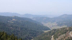 Dieses Bild zeigt eine Webcam-Aufnahme vom Achertal, aufgenommen am Dienstag, den 10.03.2026 um 11:50 Uhr. Die Temperatur betrug 12.6°C.