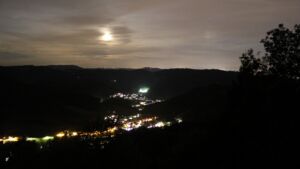 Dieses Bild zeigt eine Webcam-Aufnahme vom Achertal, aufgenommen am Samstag, den 19.09.2026 um 22:30 Uhr. Die Temperatur betrug 17.1°C.