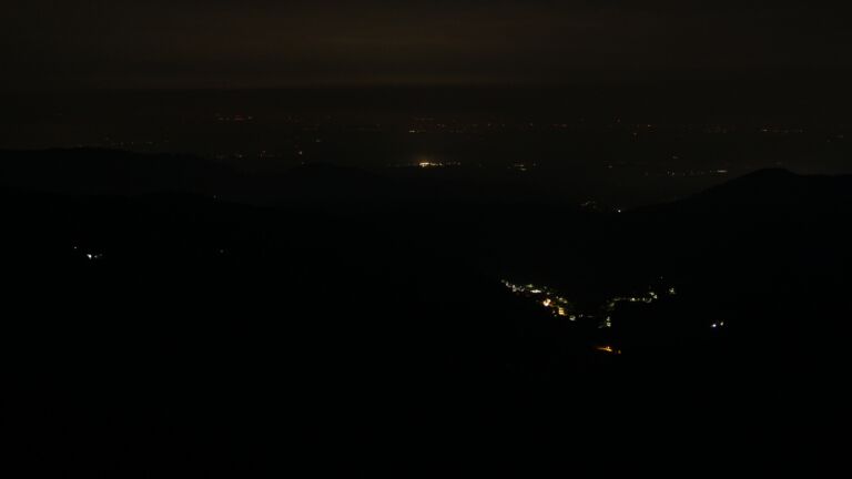 Dieses Bild zeigt eine Webcam-Aufnahme vom Achertal, aufgenommen am Dienstag, den 30.09.2025 um 06:20 Uhr. Die Temperatur betrug 8.6°C.