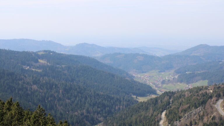 Dieses Bild zeigt eine Webcam-Aufnahme vom Achertal, aufgenommen am Dienstag, den 24.03.2026 um 12:40 Uhr. Die Temperatur betrug 9.1°C.